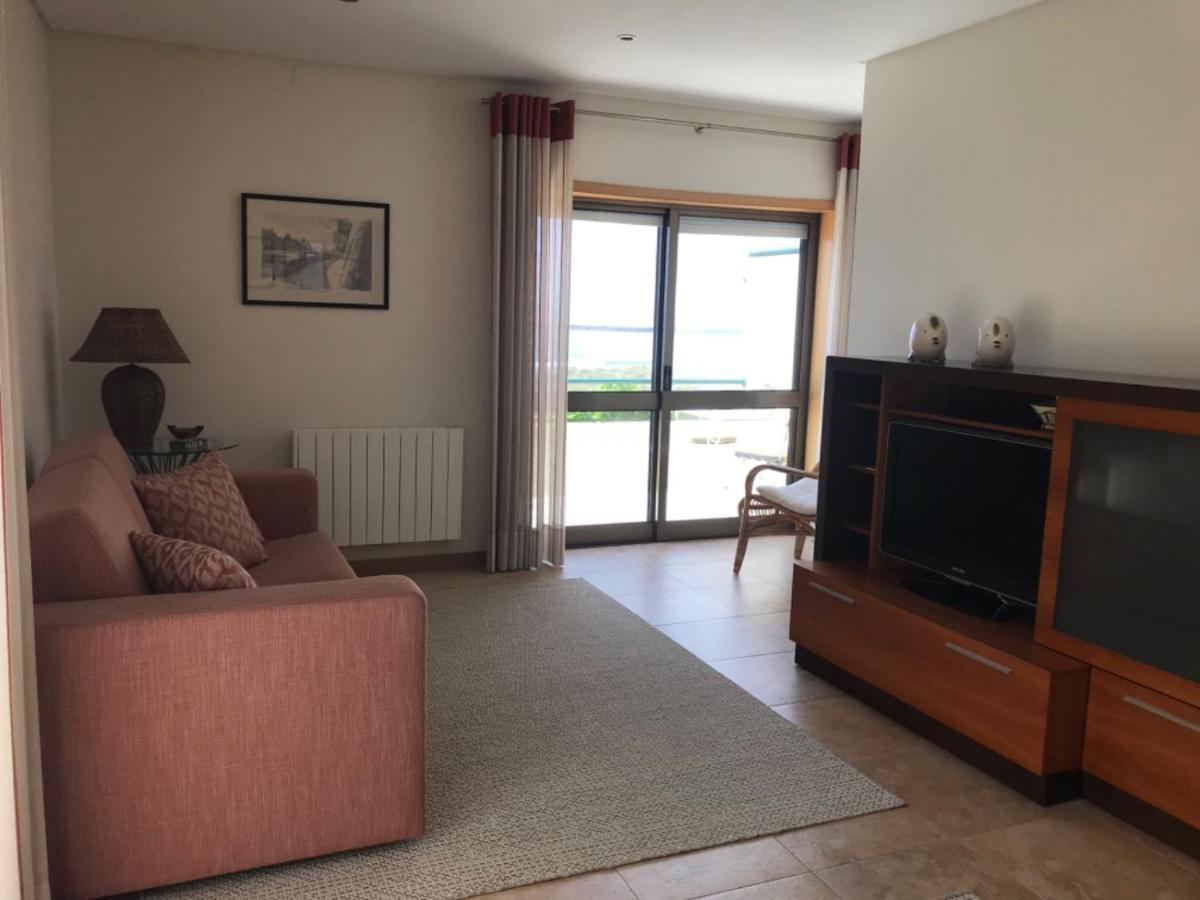 Beachfront Apartment With Sea View Azurara Dış mekan fotoğraf
